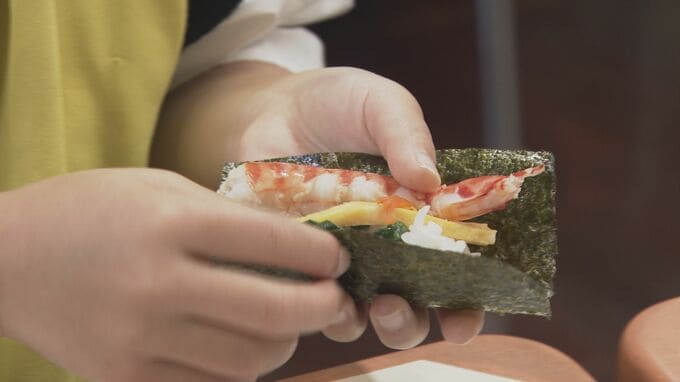 地元特産クルマエビで豪華恵方巻き！　ご当地ヒーローも参戦　山口・上関|TBS NEWS DIG