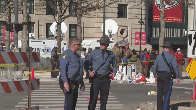 米スーパーボウルイベント銃撃事件　殺人容疑で男2人を訴追　口論きっかけで銃撃