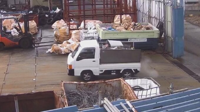 甲府東中学校の金属板盗難にも関与か　軽トラック1台を盗んだ疑い　男ら3名を逮捕　|TBS NEWS DIG