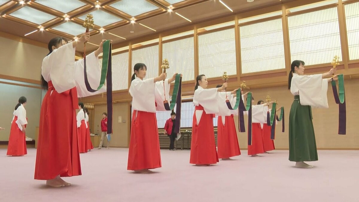 宇佐神宮で巫女体験会　伝統文化を学ぶ