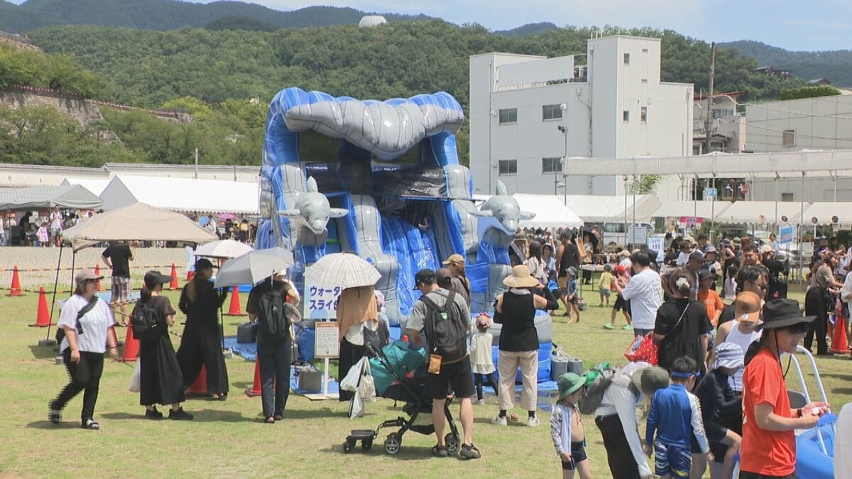夜はDJ KOOさん出演の盆踊りイベントなども開催　甲府小江戸夏祭り　甲府市・舞鶴城公園