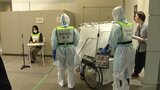 「エボラ出血熱」感染疑いの患者が発生したことを想定した患者の移送訓練 密閉式の車いす「アイソレーター」など活用 | 福岡のニュース|RKB NEWS|RKB毎日放送