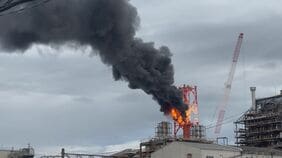 【速報】熊本地震で解体作業中の日本製紙八代工場の煙突が燃える　けが人情報なし　＜動画あり＞|TBS NEWS DIG