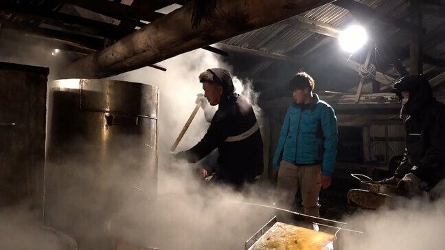 日南市伝統の黒砂糖作り「さとねり」　親族総出で夜を徹して行われる師走の風物詩|TBS NEWS DIG