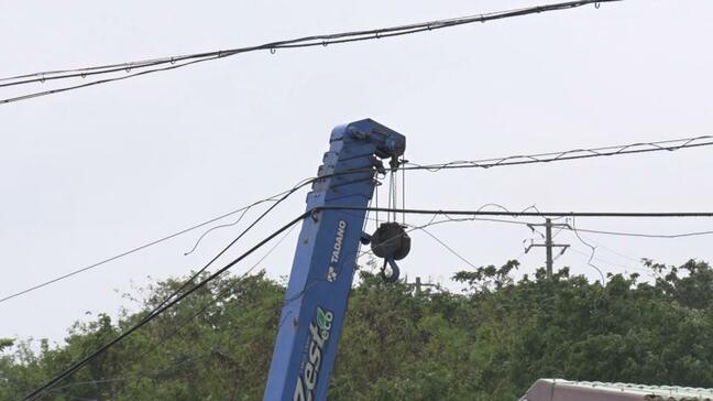 「ブーム」を上げたまま走ったか クレーン車が電線に接触、一時国道が通行止めに 本部町|TBS NEWS DIG
