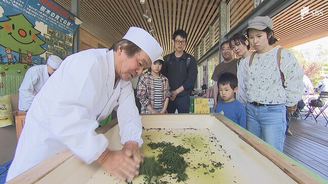 「本当にいい香り」夏も近づく八十八夜 お茶の魅力伝える「新茶手もみ体験会」=静岡・浜松市|TBS NEWS DIG