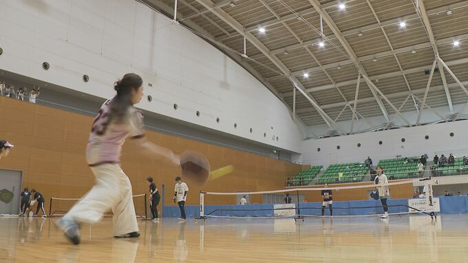 「手軽で楽しくていいスポーツ」初開催ピックルボール山口大会　県内外から144人参加|TBS NEWS DIG