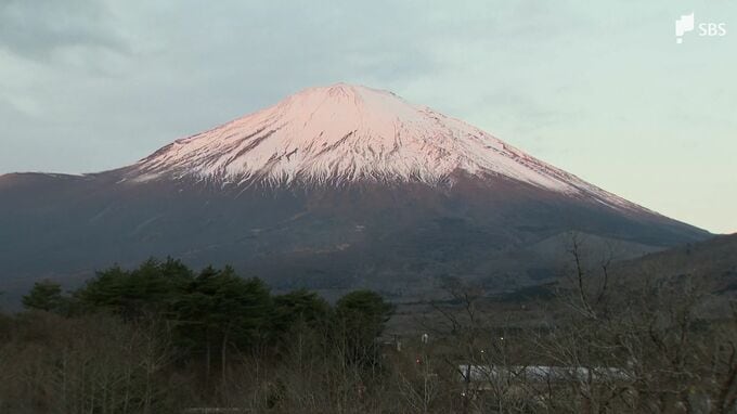 “10年に一度”日本列島を襲う寒波でも…雪が少ない富士山　ようやく魅せた絶景　山頂の気温も平年を下回る|TBS NEWS DIG