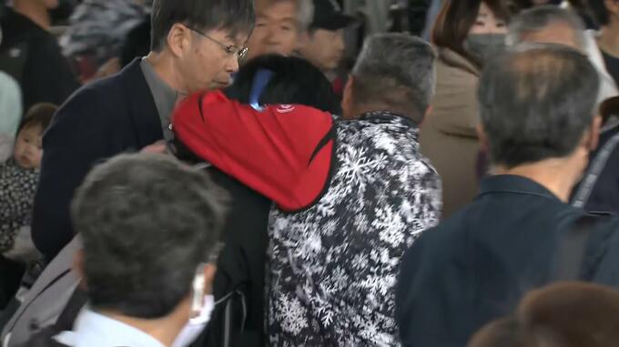 「手に何か持っていたので咄嗟にとびかかった」54歳の男性漁師が記者会見　岸田総理の演説会場に爆発物　和歌山市|TBS NEWS DIG