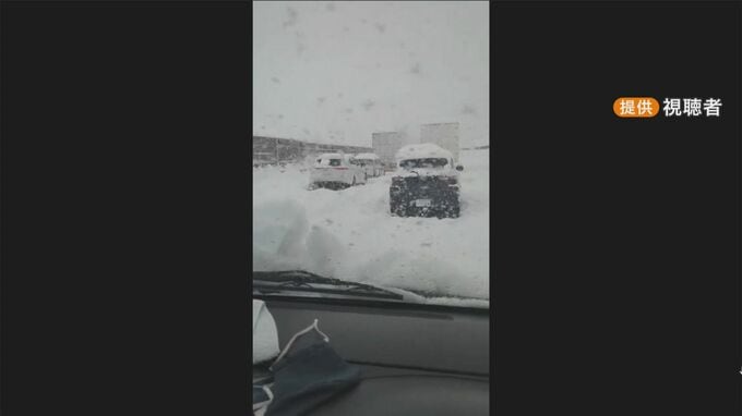 「食事はアメを舐めてしのいでいる」 立ち往生は9時間以上に…　午後8時過ぎても状況変わらず 「いつまで待てばいいの…」 名神高速・関ヶ原IC付近で立ち往生続く　|　名古屋・愛知・岐阜・三重のニュース【CBC news】 | CBC web