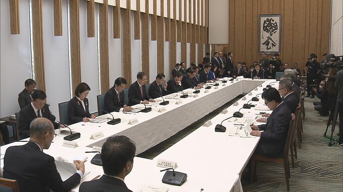 トラックドライバーの賃金　来年度に10％前後引き上げへ　政府が物流革新へ中長期目標|TBS NEWS DIG