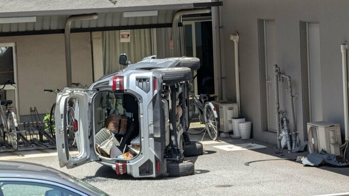 【速報】大分市中心部でガス臭発生　車両が壁に衝突、横転事故　周辺で交通規制　|　大分のニュース｜OBS NEWS｜大分放送