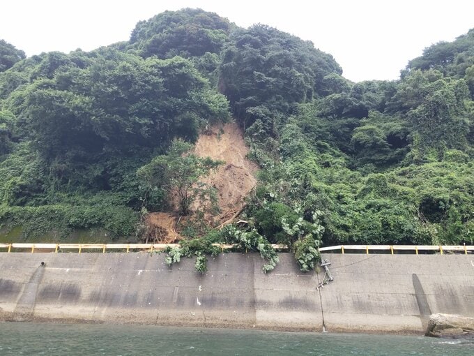 島の県道で土砂崩れ・４９世帯９７人が孤立（山口県防府市）　|　山口のニュース・天気・防災｜tys NEWS｜ｔｙｓテレビ山口