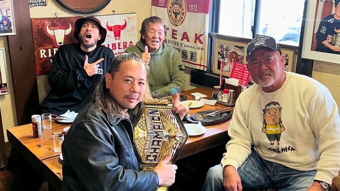 【長瀬智也】「長州さんに呼び出されました」ステーキハウスでレスラー会 長州力・武藤敬司・中邑真輔の王座3人に囲まれる|TBS NEWS DIG