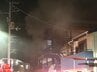 【速報】高知市でマンション火災　暗闇に黒煙、激しく燃える炎も⋯けが人の有無は不明（26日午後6時50分）　|　高知のニュース・天気｜KUTV NEWS | KUTVテレビ高知