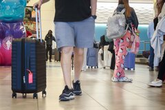 飛行機でパジャマはアリかナシか－米運輸長官の呼び掛けが議論喚起| TBS CROSS DIG with Bloomberg