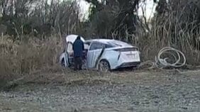 【独自】放置された車の映像入手　羽田空港1.9億円強盗未遂事件で使用の車か　発生数時間後30日午前9時頃にはあったとの目撃|TBS NEWS DIG