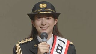 足立梨花さんが目黒警察署の1日署長に「ながらスマホや飲酒運転は絶対しないで」 都内で交通死亡事故が相次ぐなか“交通安全”を呼びかけ| TBS CROSS DIG with Bloomberg