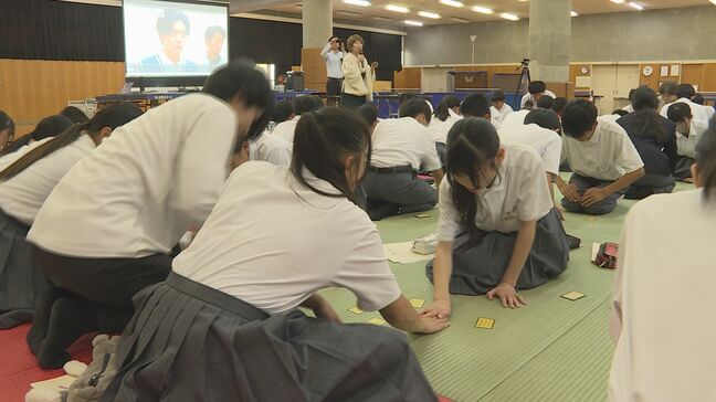 2人の女王を生んだ「かるたのまち」　永世クイーンが中学生に伝える競技の魅力　山口・山陽小野田|TBS NEWS DIG