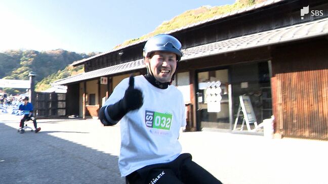 「3周走ったがかなり呼吸も上がっちゃって」キャスター付き事務いすで2時間耐久レース 静岡で「いす1グランプリ」|TBS NEWS DIG