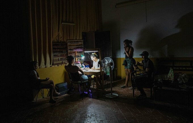 米がキューバと高官協議、経済改革迫る－石油封鎖下で圧力強化