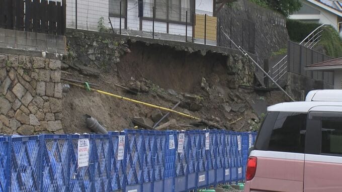 「石垣が崩れてガス管が破損した」と通報　住宅の石垣が崩れたか　水道管も損傷し付近で少なくとも35件で断水　ガス管は復旧も断水解消のめど立たず　広島市東区|TBS NEWS DIG