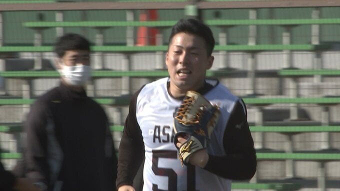 【巨人】ドラ1 浅野翔吾“イチ流”にスタート！「全てにおいて全力で」イチローモデルのグラブを持参|TBS NEWS DIG