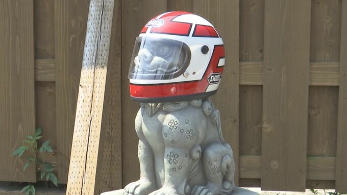 狛犬のヘルメット　実は名作バイクマンガ「バリバリ伝説」の主人公が被っていたモデルだった|TBS NEWS DIG