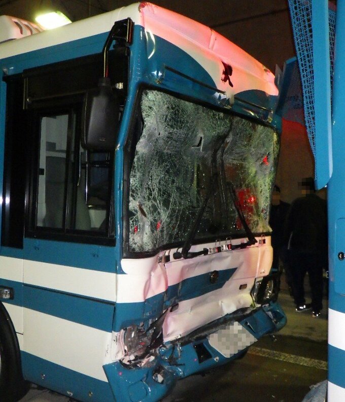 警察車両に後続の警察車両が追突し3人重軽傷の事故　運転手の男性警察官(25)を書類送検　前方の車の動きを注意せずに運転か　|　RCC NEWS | 広島ニュース | RCC中国放送
