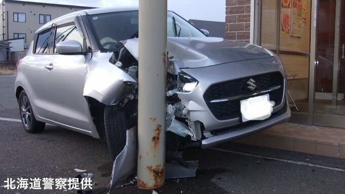 「店に車が突っ込んできた」弁当を買いに来た70代女性の車が暴走「アクセルとブレーキ踏み間違えた」と説明、助手席の夫とともにけがなし　北海道新ひだか町　|　北海道のニュース｜HBC北海道放送