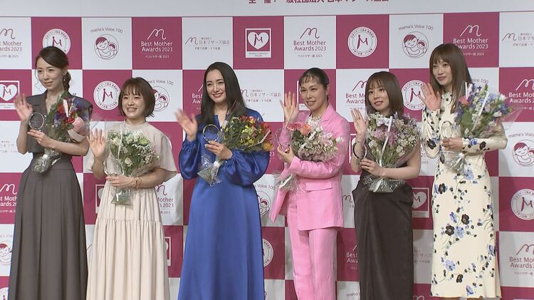 仲間由紀恵】ベストマザー賞受賞 育児と仕事の両立には「正解が