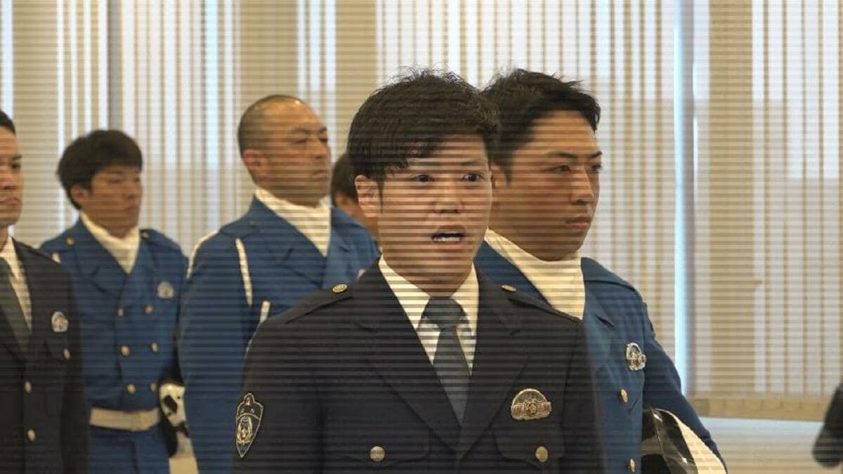 【中古】 富山県の警察官A（大学卒）（2017年度版） 秋の全国大会目指し 警察官が柔道、剣道、拳銃逮捕術・白バイで職務に