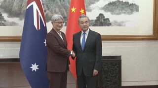 中国外相とオーストラリア外相が会談　協力関係強化で一致　オーストラリアへの燃料輸出も協議か| TBS CROSS DIG with Bloomberg