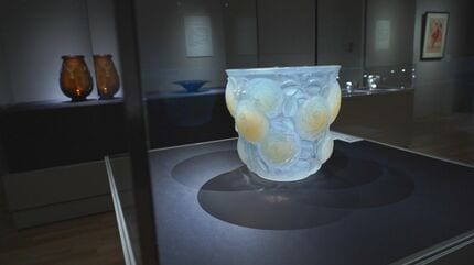 光の魔術師」ルネ・ラリックの世界が国立工芸館に集結 作品に“ハートを