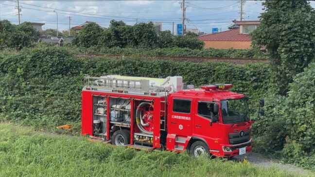 JR山陰線の線路近くの民家で火災…「白煙が上がっている」 列車は一時運転見合わせ、男性1人がドクターヘリで搬送|TBS NEWS DIG