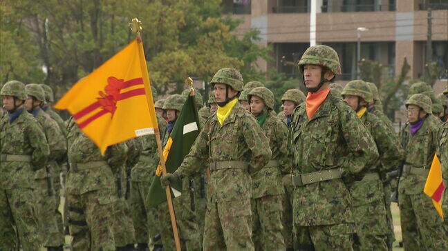 陸上自衛隊福岡駐屯地が開設75周年記念行事 師団長「いかなる任務も必ず遂行」装備品の展示も |TBS NEWS DIG