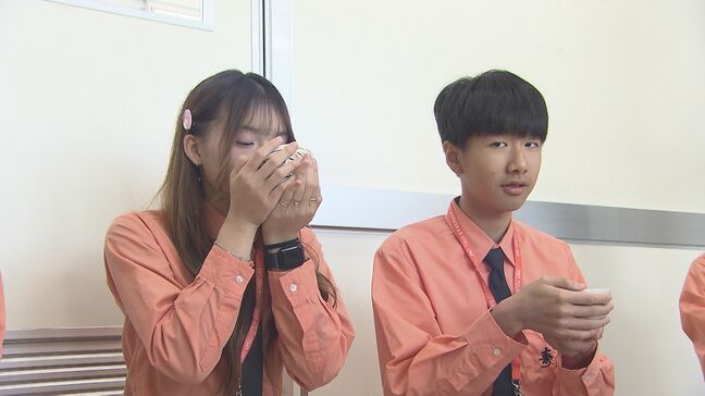 「茶碗を回してから飲むのが不思議」台湾の高校生が茶道体験 郡山市の生徒と交流 福島|TBS NEWS DIG