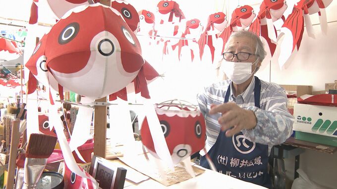 柳井金魚ちょうちんづくりは大詰め　平均年齢75.8歳の12人が祭りに向けて500個製作　山口・柳井|TBS NEWS DIG