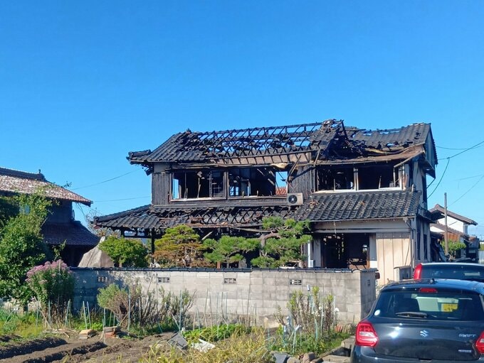 民家全焼 焼け跡から性別不明の1人の遺体発見 鳥取県米子市|TBS NEWS DIG