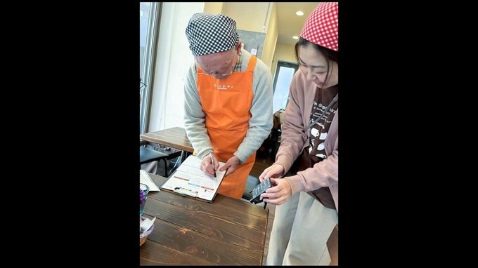 認知症の人の居場所作り　調布市内で開かれている「注文を間違えるカフェ」|TBS NEWS DIG