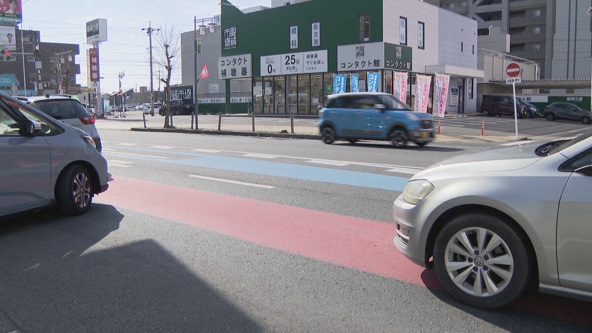 信号のない交差点で自転車と車が出合い頭に衝突 自転車の男性が重体か 愛知・春日井市