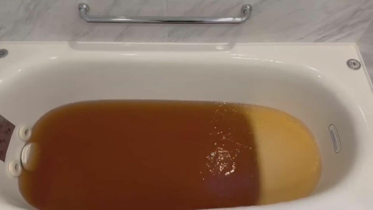 亀山市の濁った水道水 安全性を確認 水質検査の結果すべての項目で基準値下回る