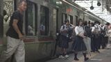 「日常って感じ」盛り土崩落のJR磐越西線、3週間ぶり運転再開　通勤・通学風景戻る　福島　|　福島のニュース│TUF