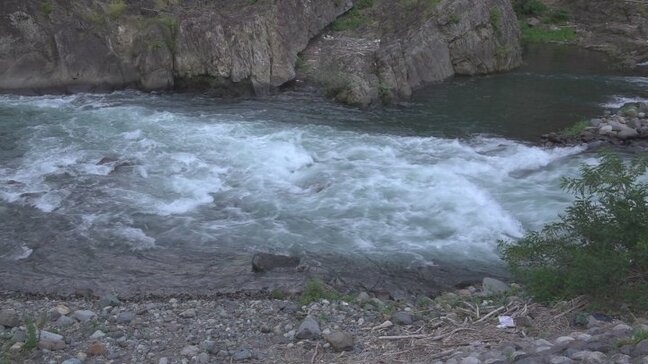 「男の人が流されている」と通報　釣りをしていた84歳の男性が死亡　山梨・桂川|TBS NEWS DIG