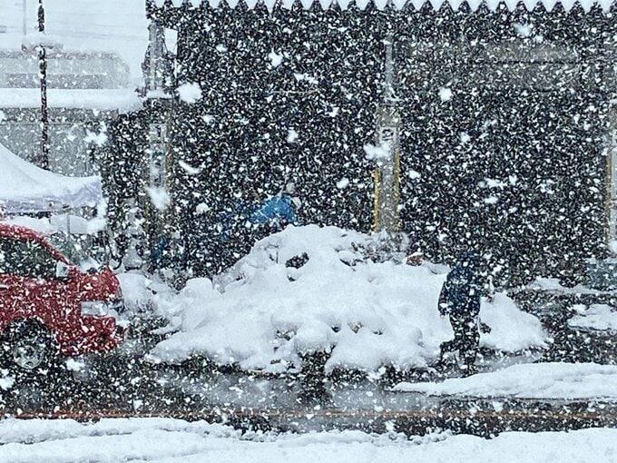 大雪警戒の中、ゴミ焼却場で火事 粗大ごみのストックヤードにあったタンスや木材が燃える けが人はなし 富山・砺波市|TBS NEWS DIG