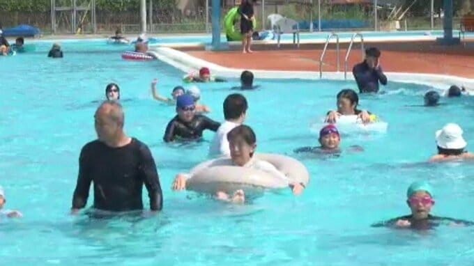 夏休み終盤のプールは親子連れらで賑わう 宿題は終わった？　|　愛媛のニュース - Nスタえひめ｜あいテレビは6チャンネル