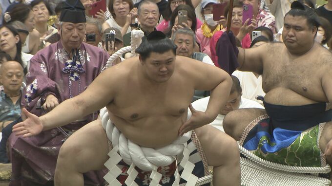 大の里は2場所連続で東の正横綱に 「基礎基本がっちりやって初日に間に合うように準備していきたい」 “後輩”の欧勝海はうれしい新入幕 大相撲九州場所・番付発表|TBS NEWS DIG