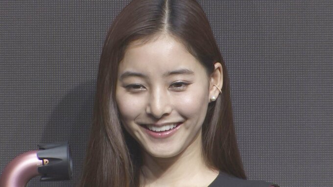 【新木優子】「ナチュラルなスタイルにこだわり」　ダイソン新ドライヤーの軽さ&仕上がりに驚き|TBS NEWS DIG