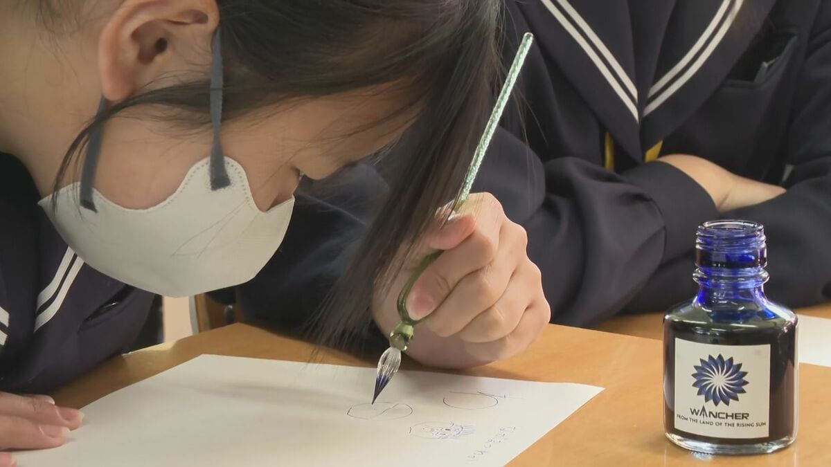 中学生が「ガラス万年筆」を体験　地元の伝統と技術の魅力に触れる　大分・豊後高田市