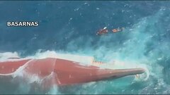インドネシア・ジャワ海で旅客船が転覆 日本人の被害情報はなし　6人死亡、130人が行方不明 捜索続く| TBS CROSS DIG with Bloomberg